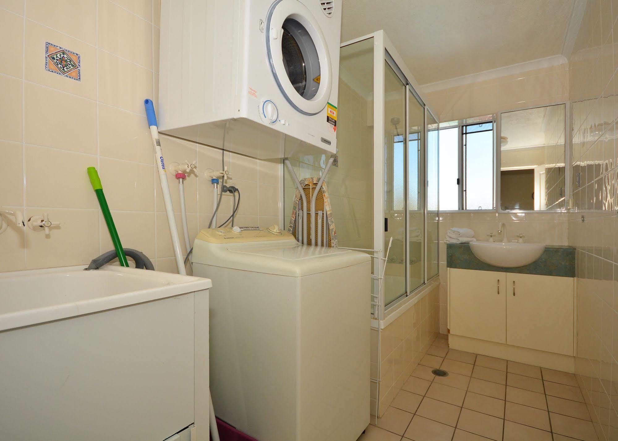 Jade Waters Luxury Apartments Hervey Bay Exteriör bild